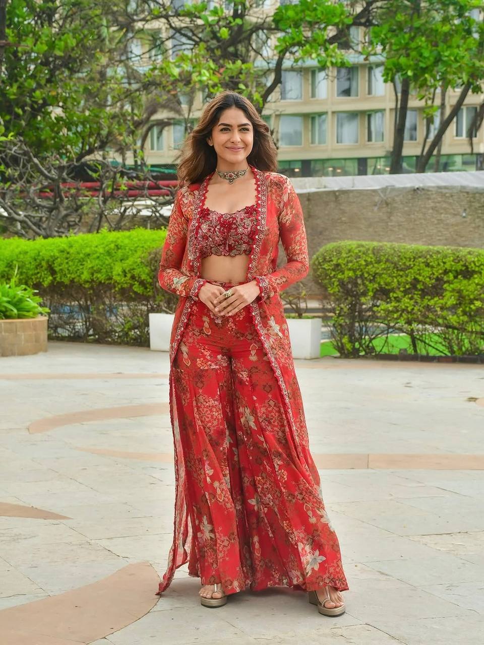 Bollywood Celebritie-Inspired Indo Western Koti Set with Floral Print Plazzo & Blouse