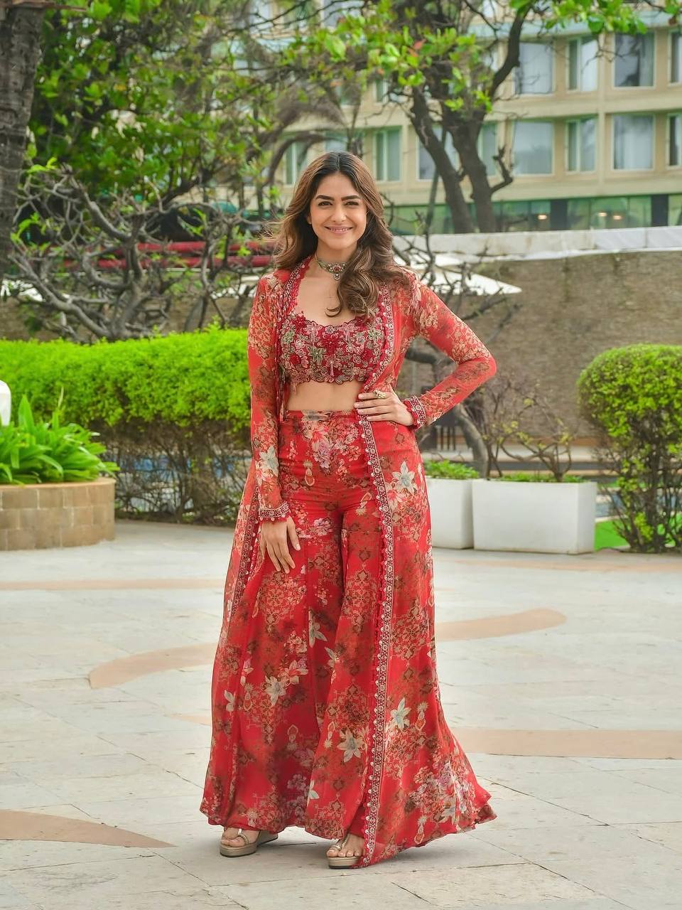 Bollywood Celebritie-Inspired Indo Western Koti Set with Floral Print Plazzo & Blouse